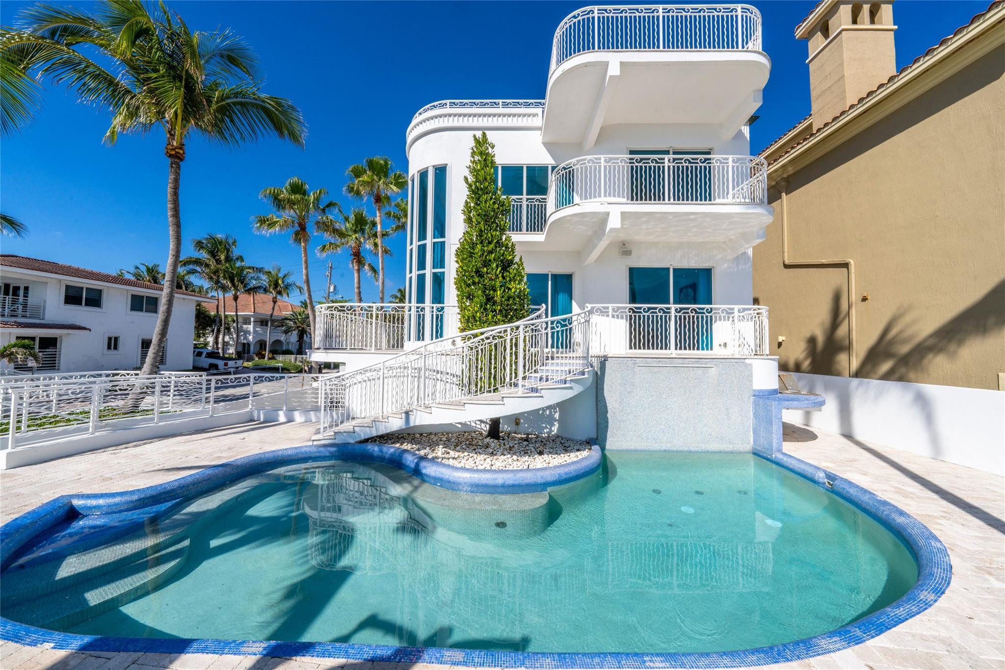 Las Olas By The Sea Ext 3 - Residential