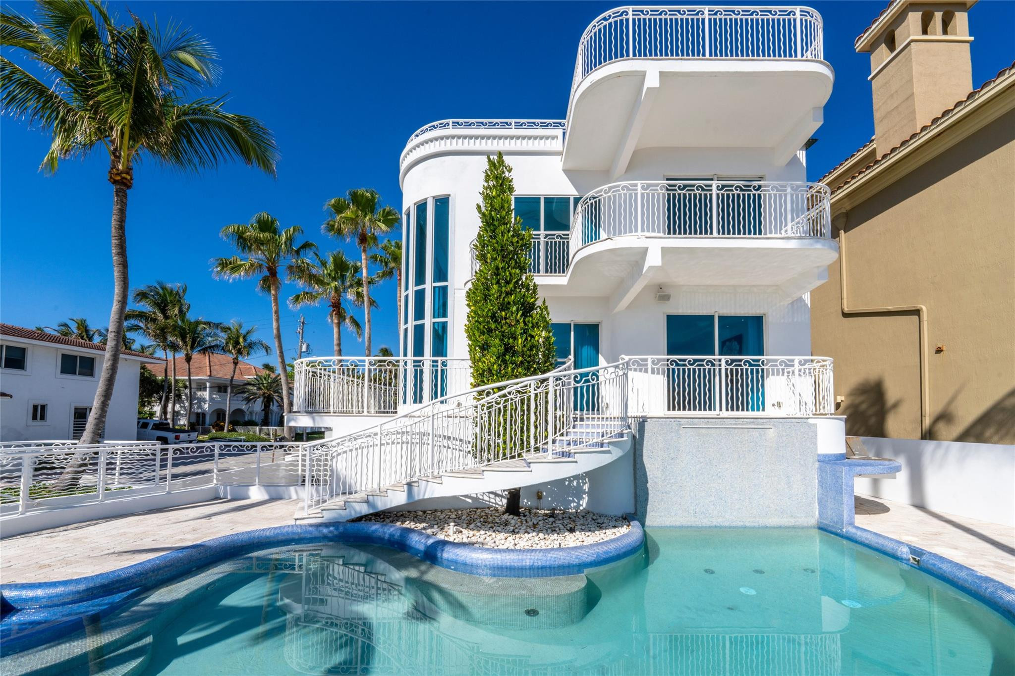 Las Olas By The Sea Ext 3 - Residential