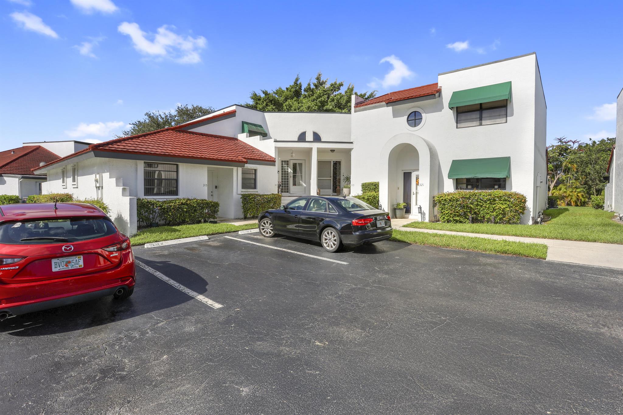 This clean and practical villa is freshly prepared and waiting for its next tenant. Featuring a 2-bedroom, 2-bath split layout, the home offers comfort and privacy for couples, small families, or roommates. Spacious living and dining areas, two full bathrooms, plus the convenience of an in-unit washer & dryer, make this a functional and affordable choice in a prime location.Location Highlights:Just 7 minutes to Quiet Waters Park with wakeboarding, mountain bike trails, dog park, and splash adventure for kids.15-20 minutes to Deerfield's Blue Wave-certified beach and fishing pier.Easy commuting via Tri-Rail Deerfield Station and quick access to I-95 and Florida Turnpike.Shopping, dining, and daily errands nearby at Hillsboro & Powerline