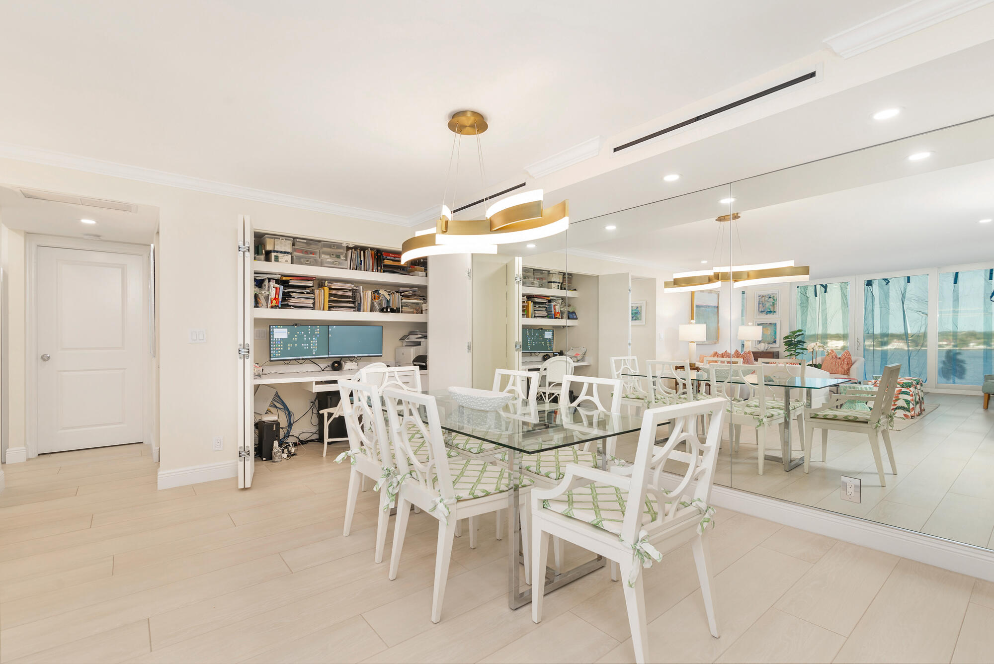 1801 S Flagler Drive 709, West Palm Beach, FL, 33401/$1,295,000 3 1801 S Flagler Drive 709