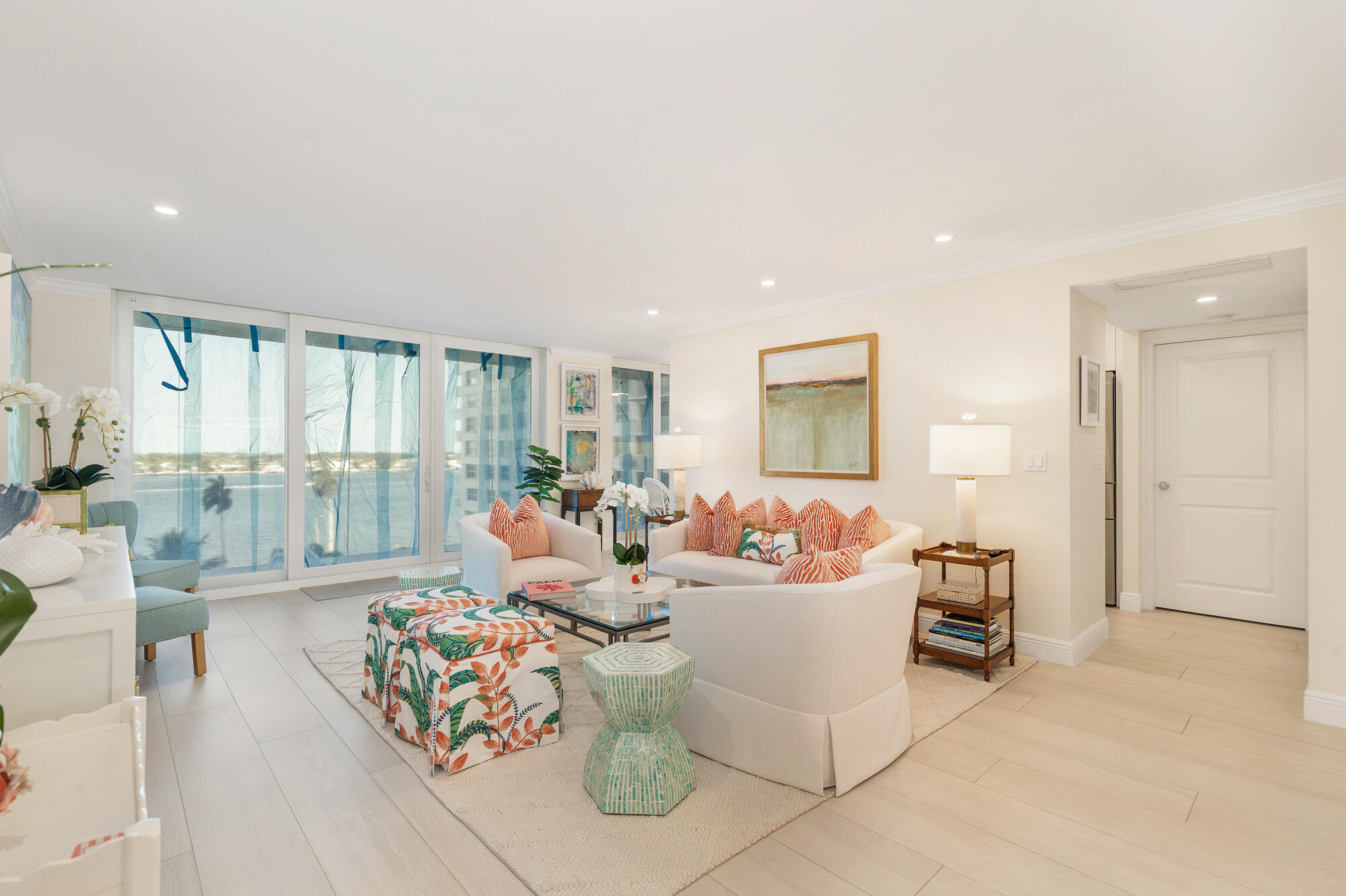 1801 S Flagler Drive 709, West Palm Beach, FL, 33401/$1,295,000 4 1801 S Flagler Drive 709