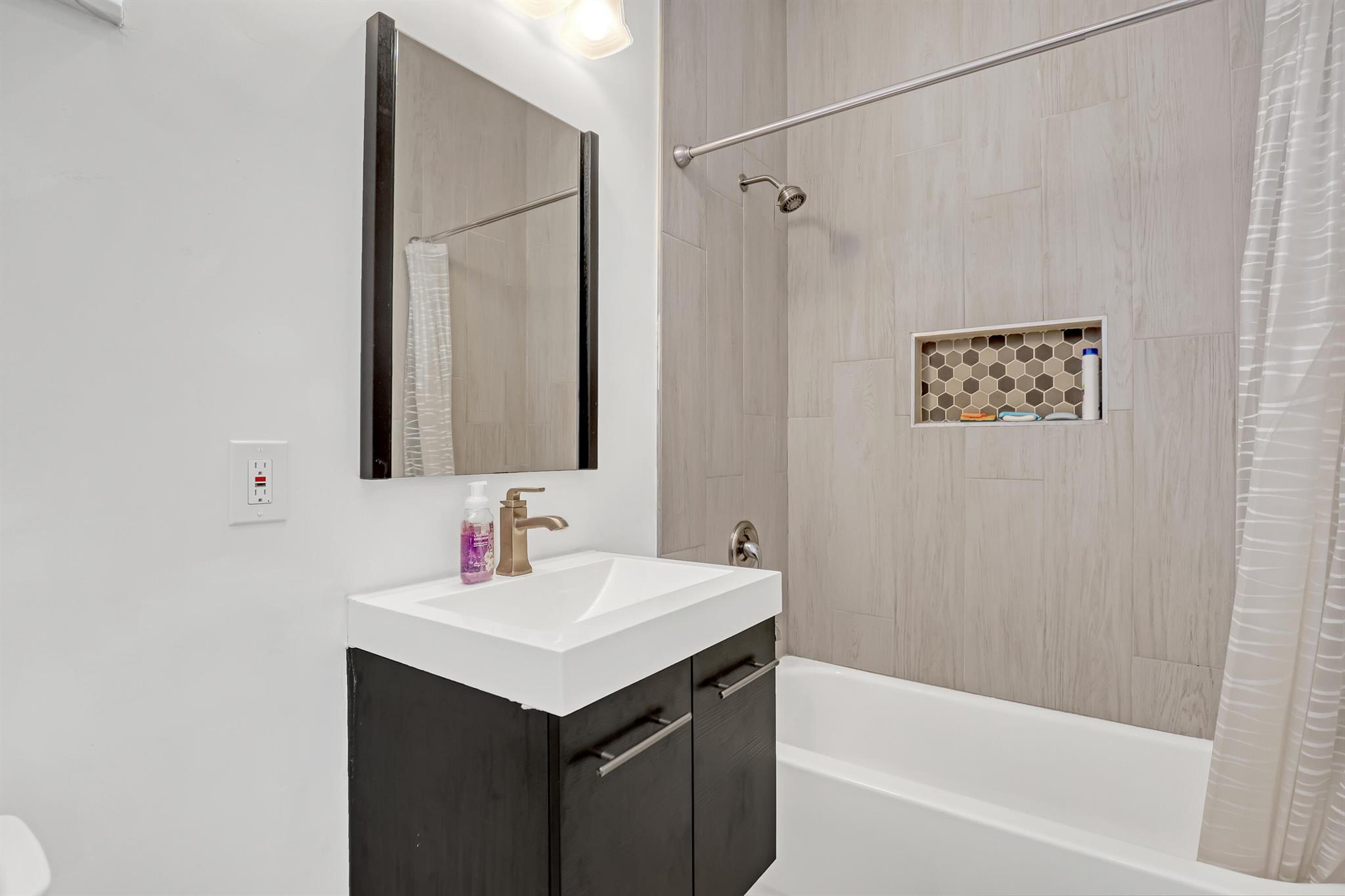 MEEKS AND ANDREWS ADD - Residential