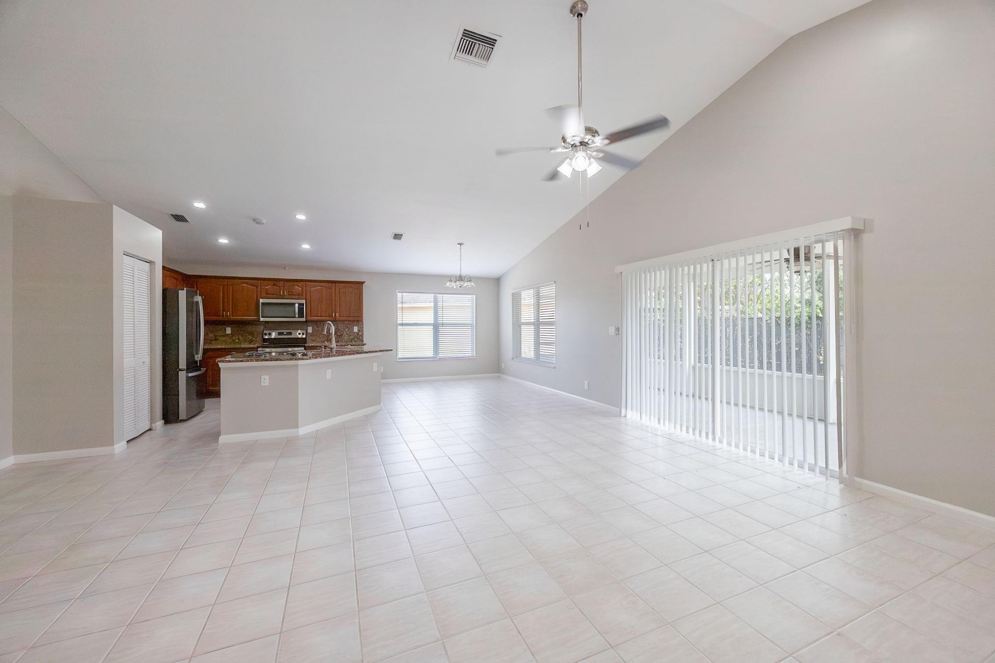 1209 Hatteras Cir