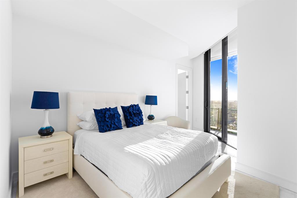 BRISTOL CONDO - Residential