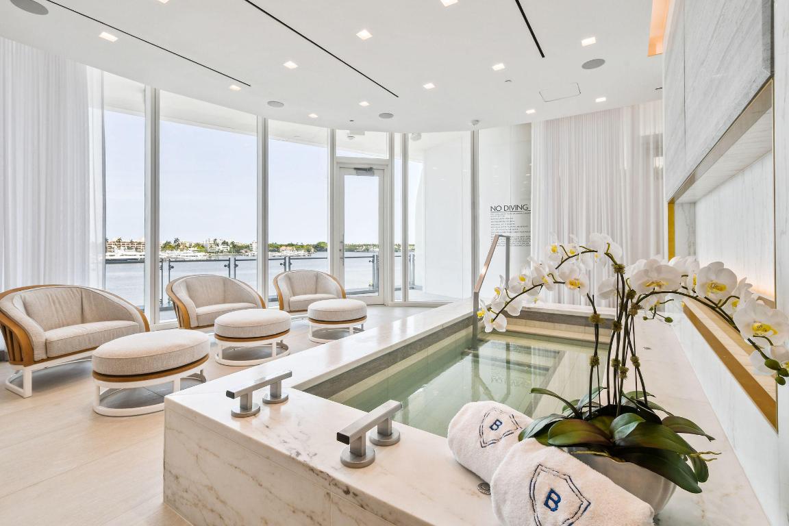 BRISTOL CONDO - Residential