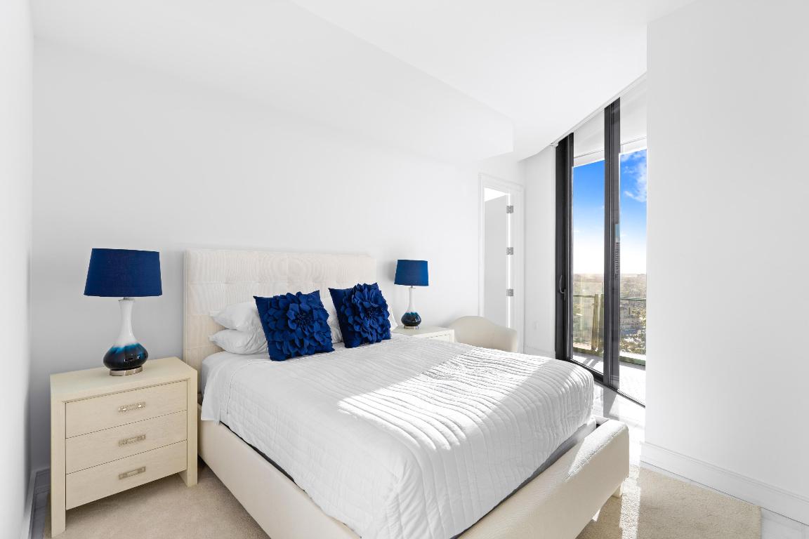 BRISTOL CONDO - Residential