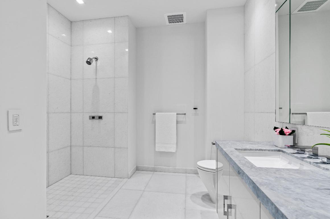 BRISTOL CONDO - Residential