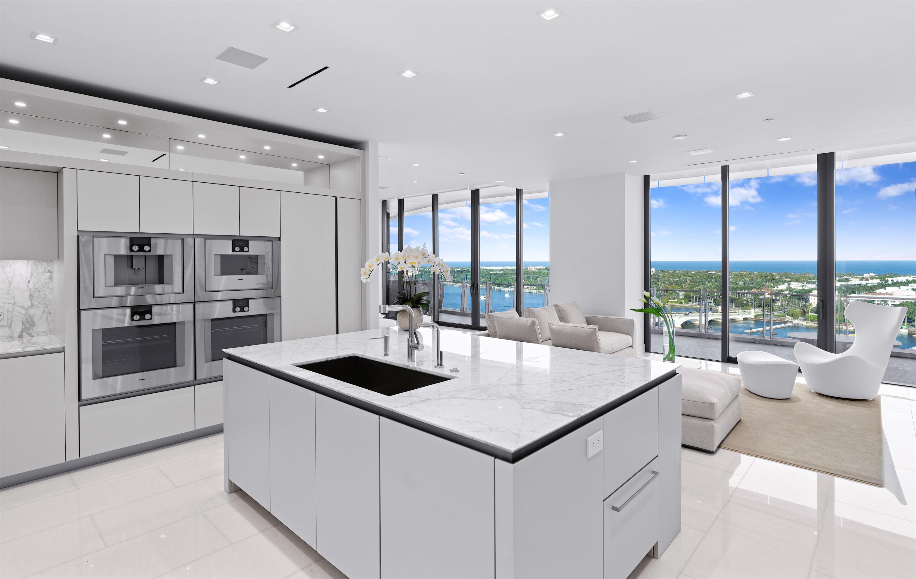 BRISTOL CONDO - Residential