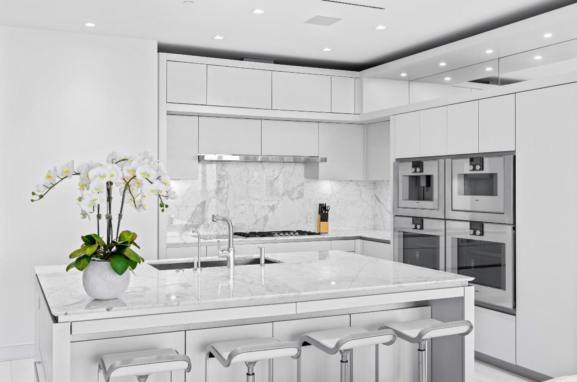 BRISTOL CONDO - Residential