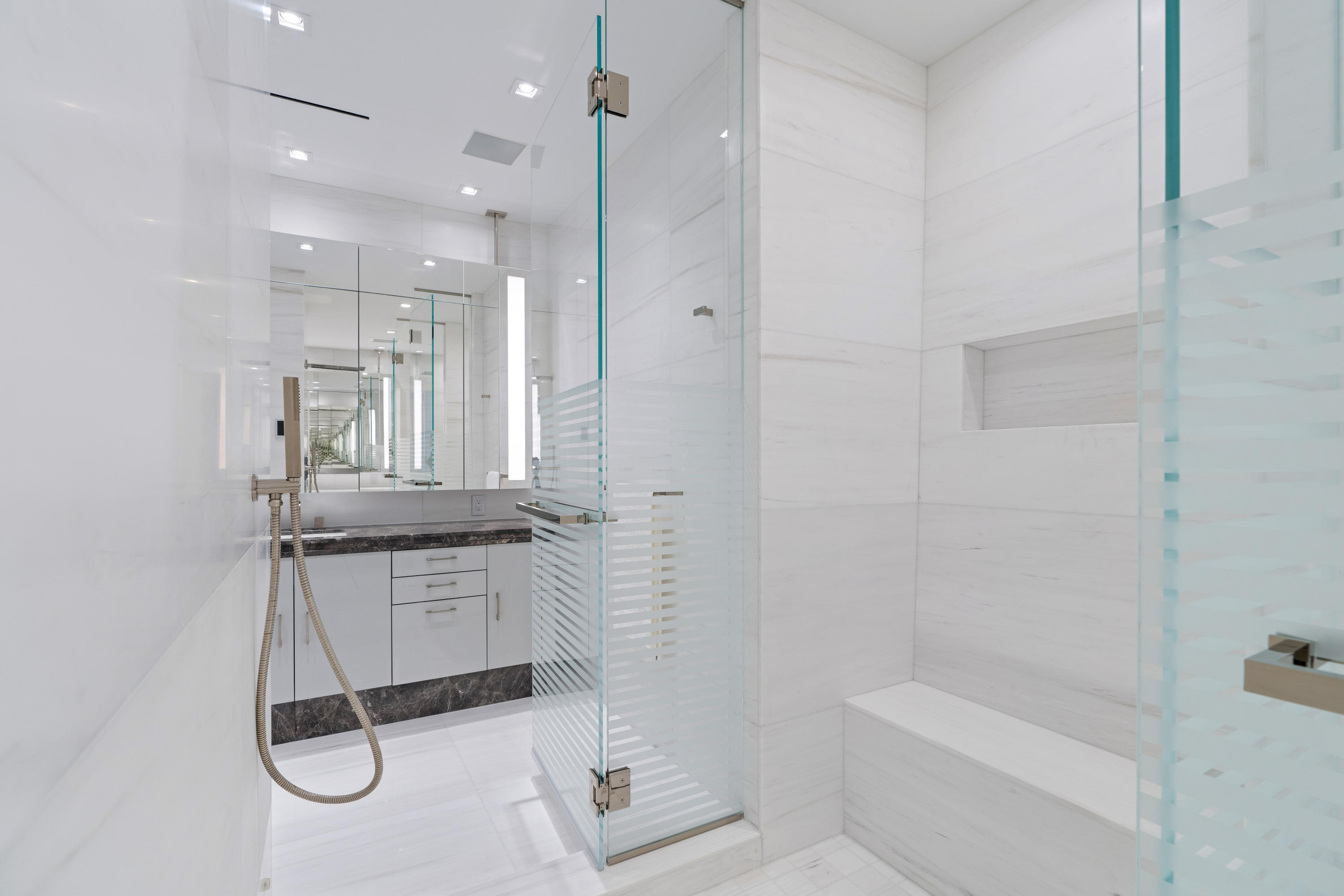 BRISTOL CONDO - Residential