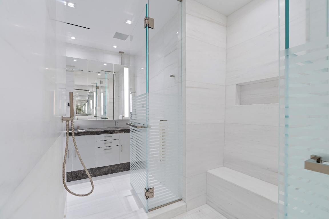 BRISTOL CONDO - Residential