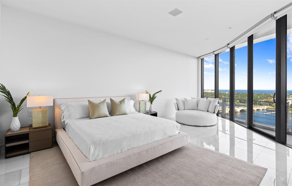 BRISTOL CONDO - Residential