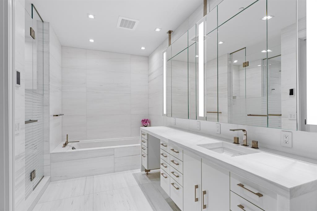 BRISTOL CONDO - Residential