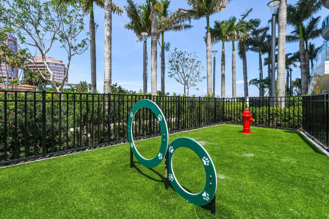 BRISTOL CONDO - Residential