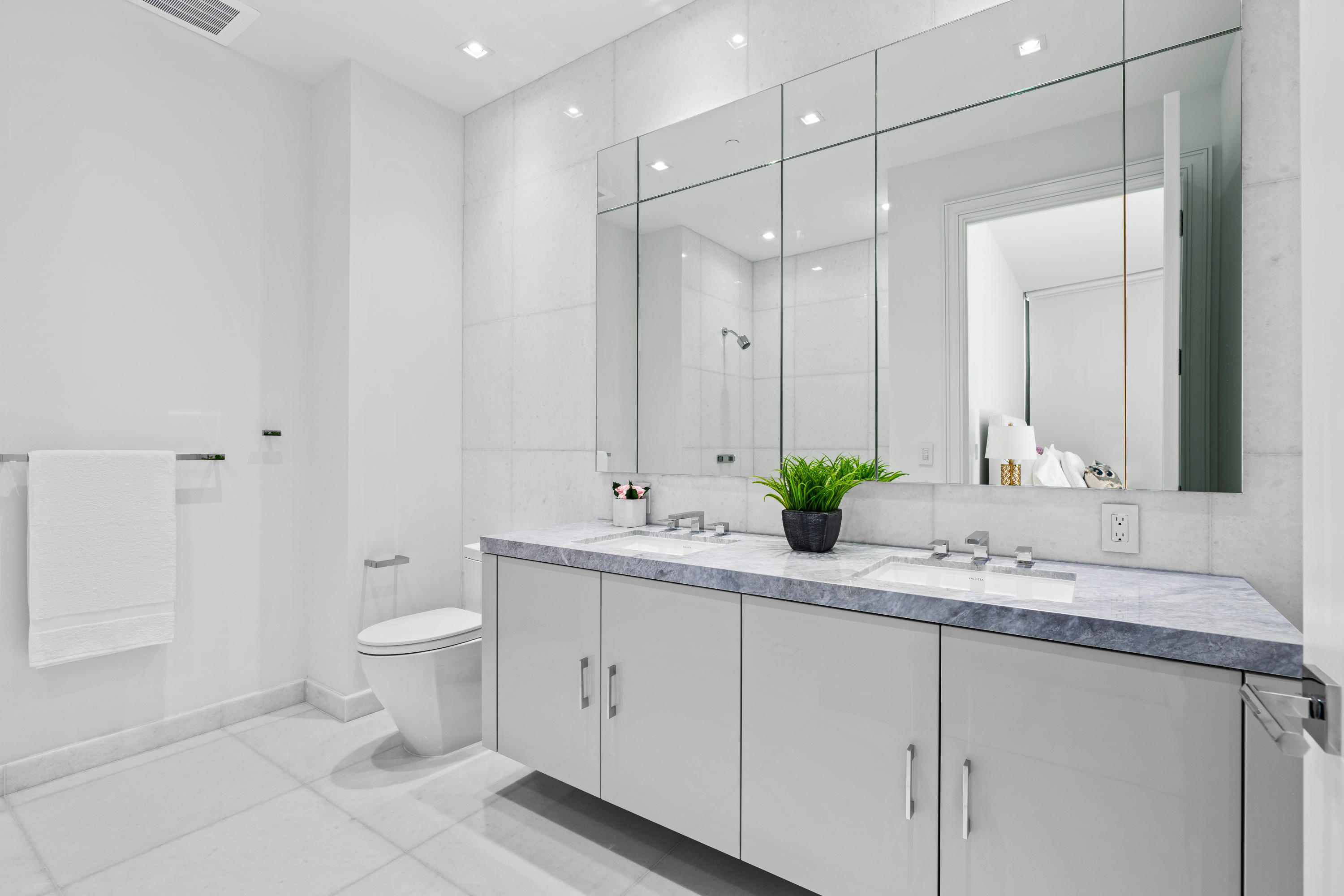 BRISTOL CONDO - Residential