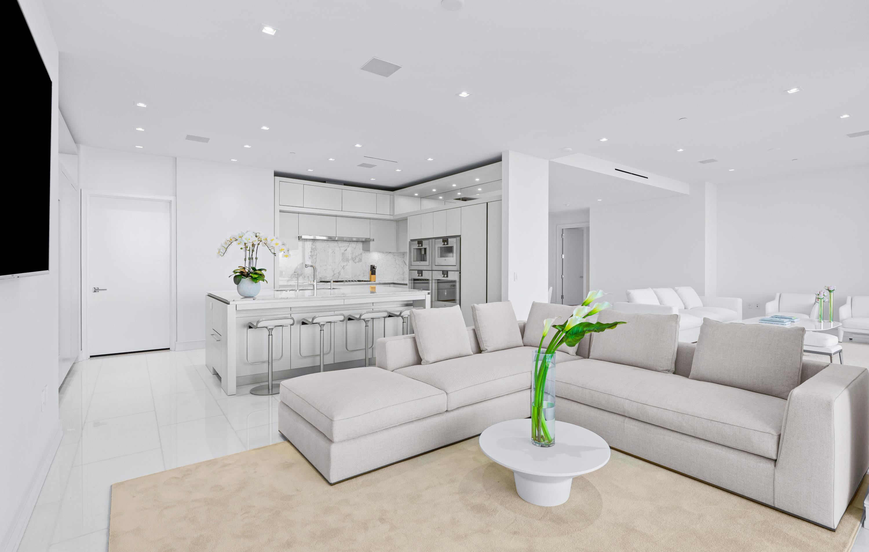 BRISTOL CONDO - Residential