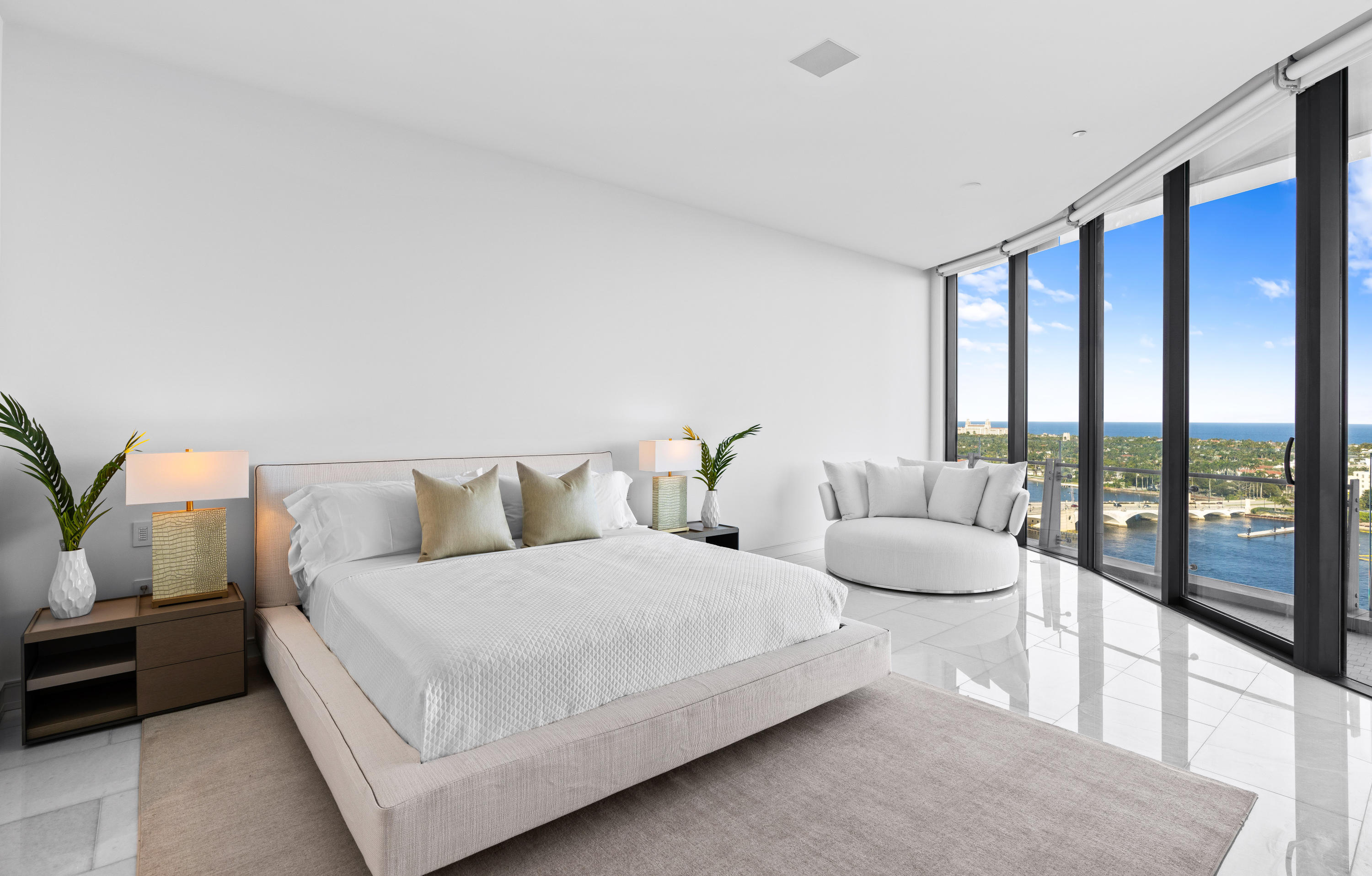 BRISTOL CONDO - Residential