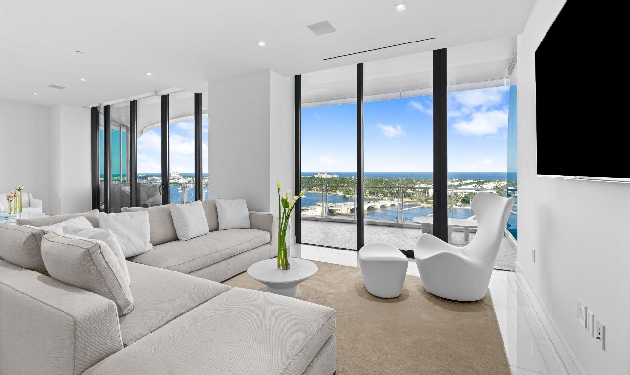 BRISTOL CONDO - Residential