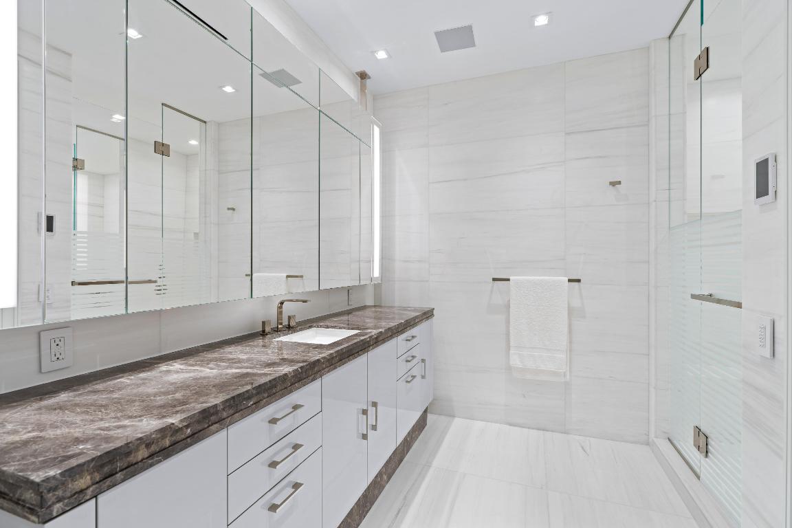 BRISTOL CONDO - Residential