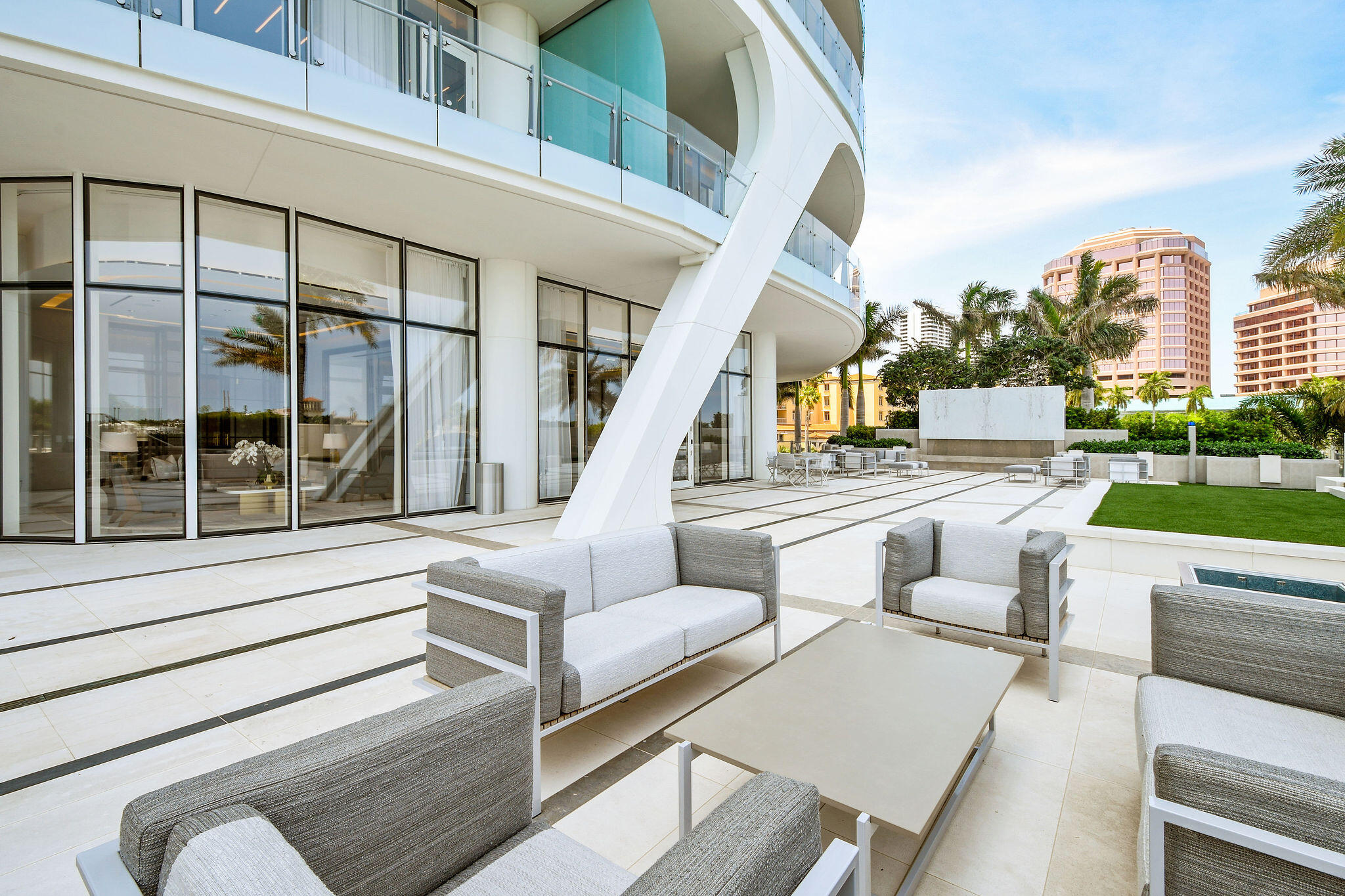 BRISTOL CONDO - Residential