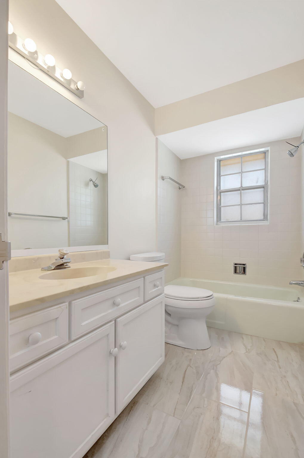 PINE VILLAS 9 - Residential