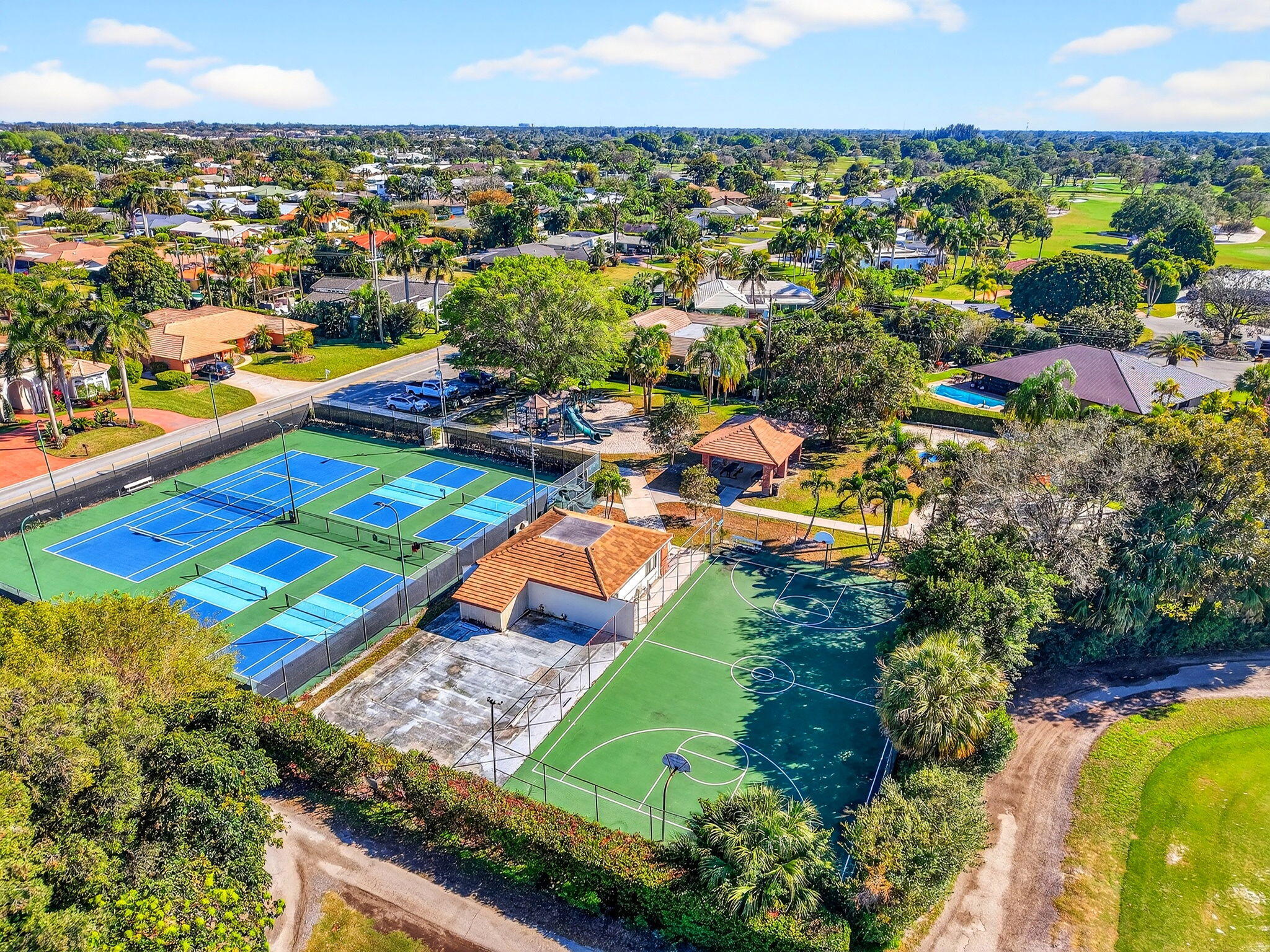 PINE VILLAS 9 - Residential