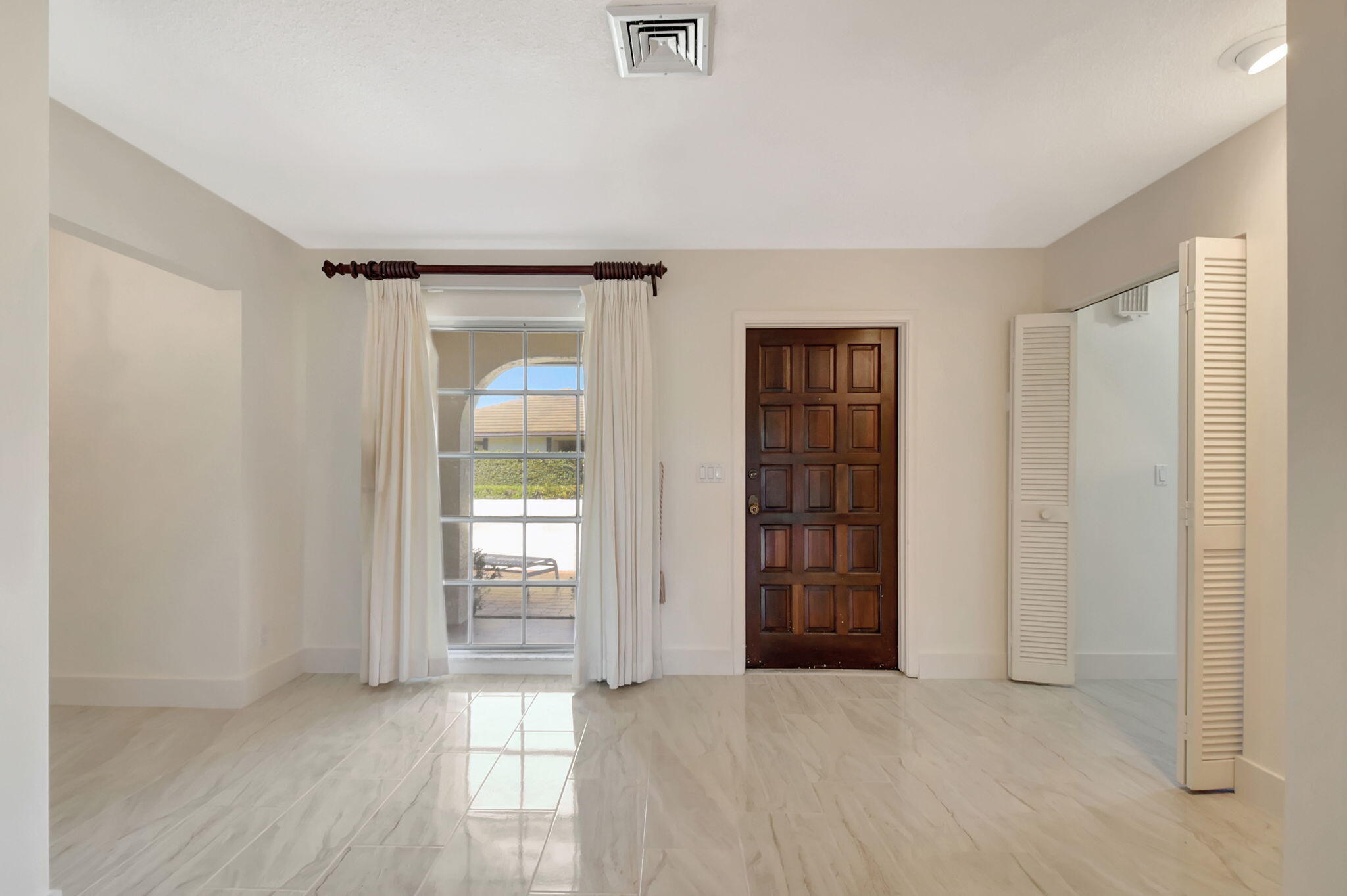 PINE VILLAS 9 - Residential