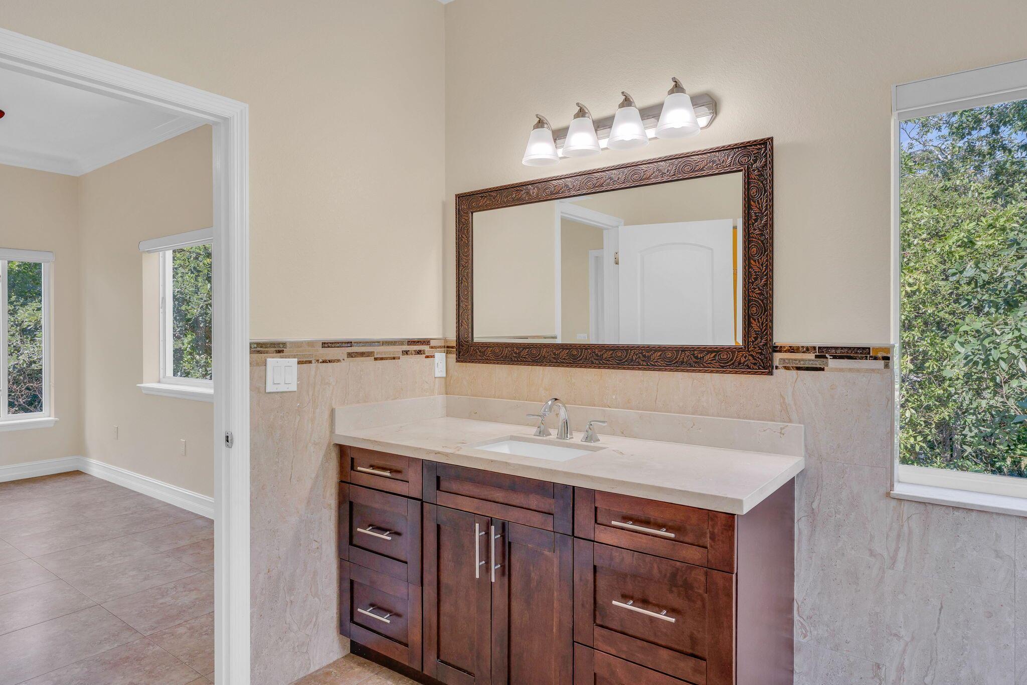 KEY LARGO BEACH - Residential