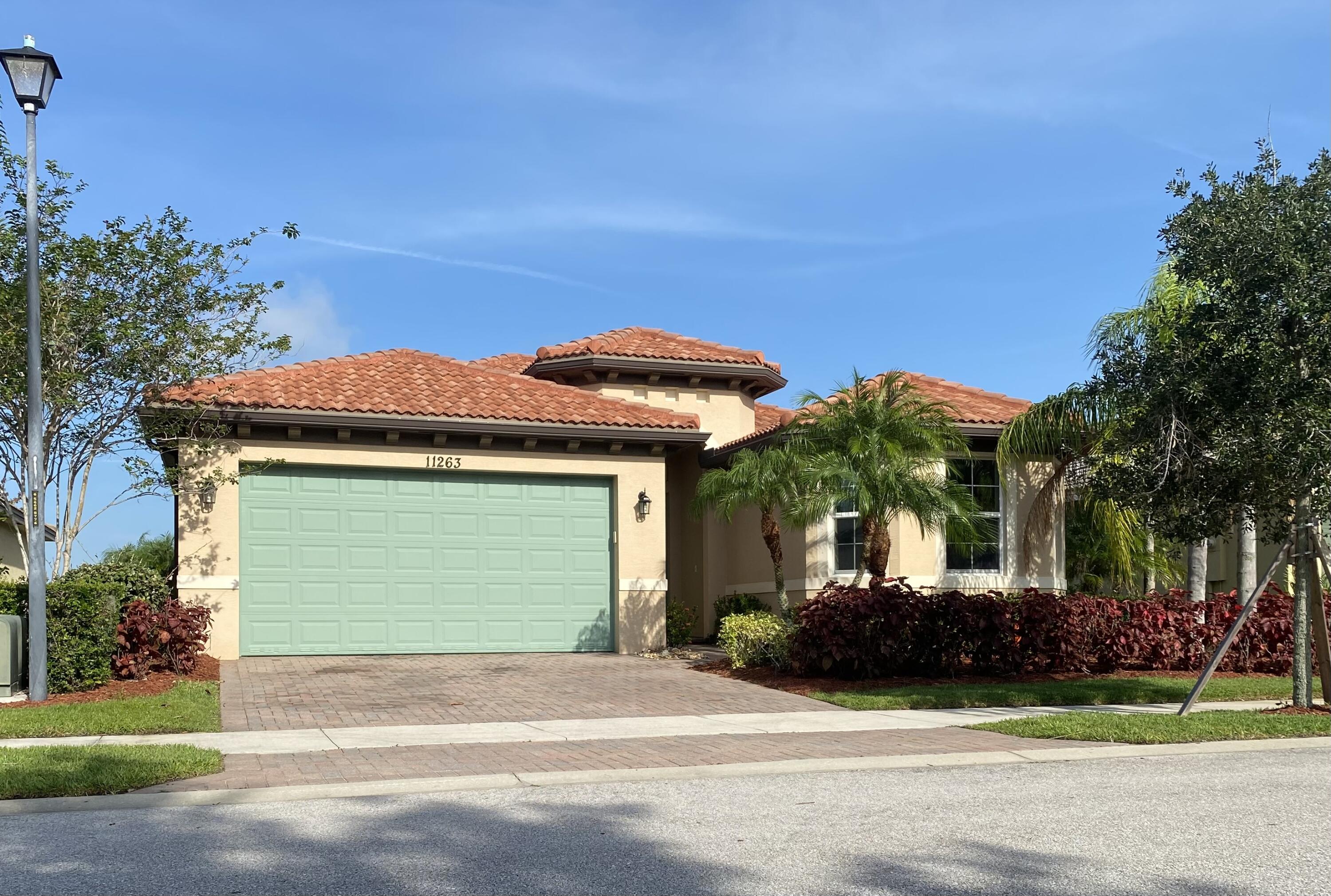 This exceptional 3-bed, 2.5-bath, 2-car garage home offers ideal transitional living. Located for convenience near schools, parks, shopping, and healthcare, it strikes the perfect work-life balance. The open floor plan, high vaulted ceiling, and modern kitchen with stainless-steel appliances create an inviting space. Wake up to stunning lake views from the main bedroom, living room, and kitchen. Home security, high-speed internet, cable TV, and landline included in rent.