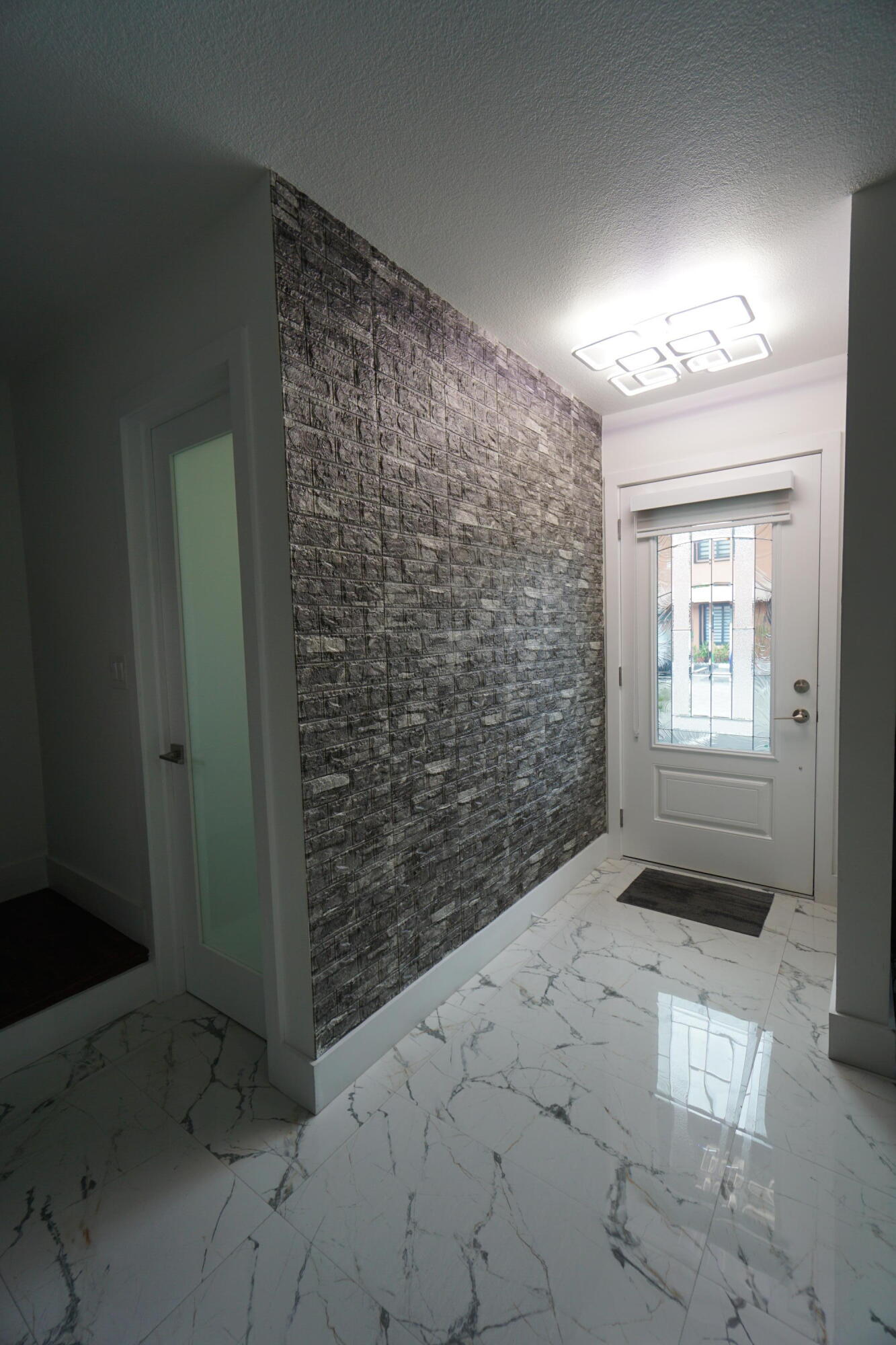 1765 W 41st Street Unit 2d