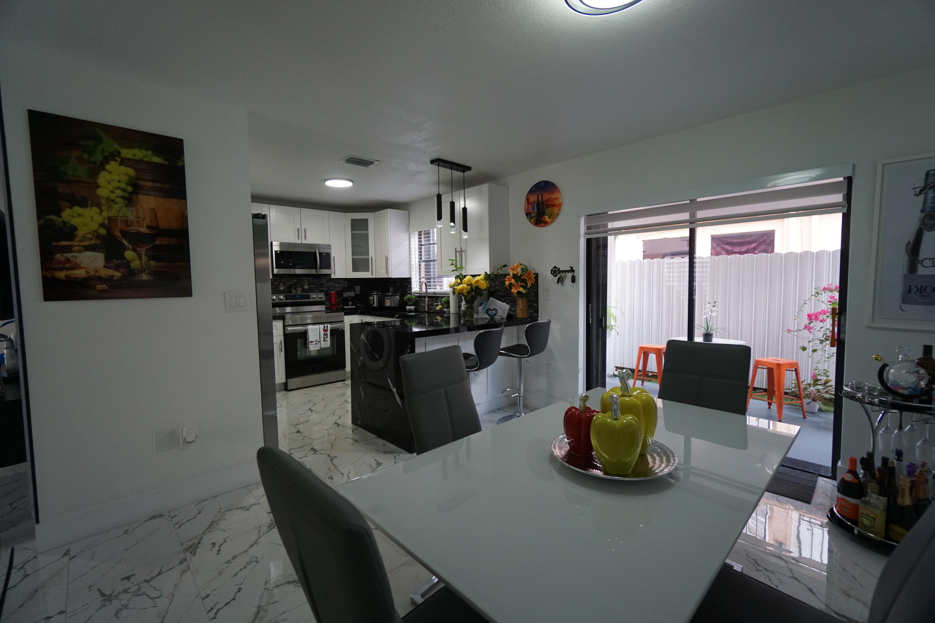 HIALEAH CLUB CONDO - Residential