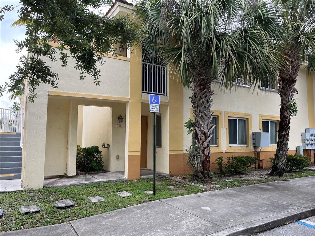 GREAT 2 BEDROOM 2 BATH CONDO IN THE DESIRABLE JASMINE LAKES II. TILE FLOORS THROUGHOUT. SPACIOUS ROOMS, FULLY EQUIPPED KITCHEN WITH WASHER/DRYER. CLOSE TO NOVA SOUTHEASTERN UNIVERSITY AND BROWARD COLLEGE, CLOSE TO SHOPPING, TRANSPORTATION AND RESTAURANT. GYM ,POOL AND BASKETBALL COURT IN A VERY QUIET COMMUNITY.