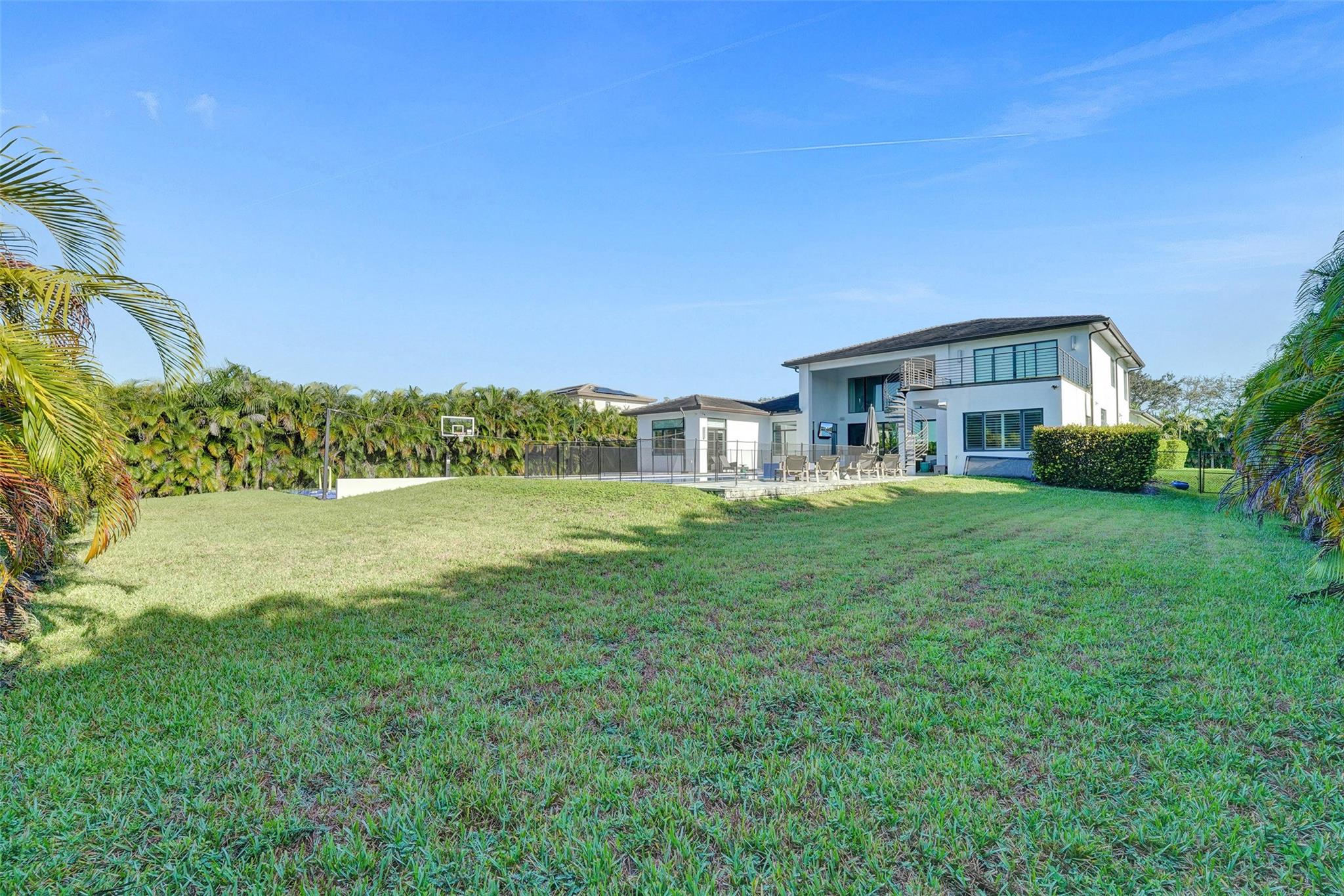 Paragon Estates - Residential Lease