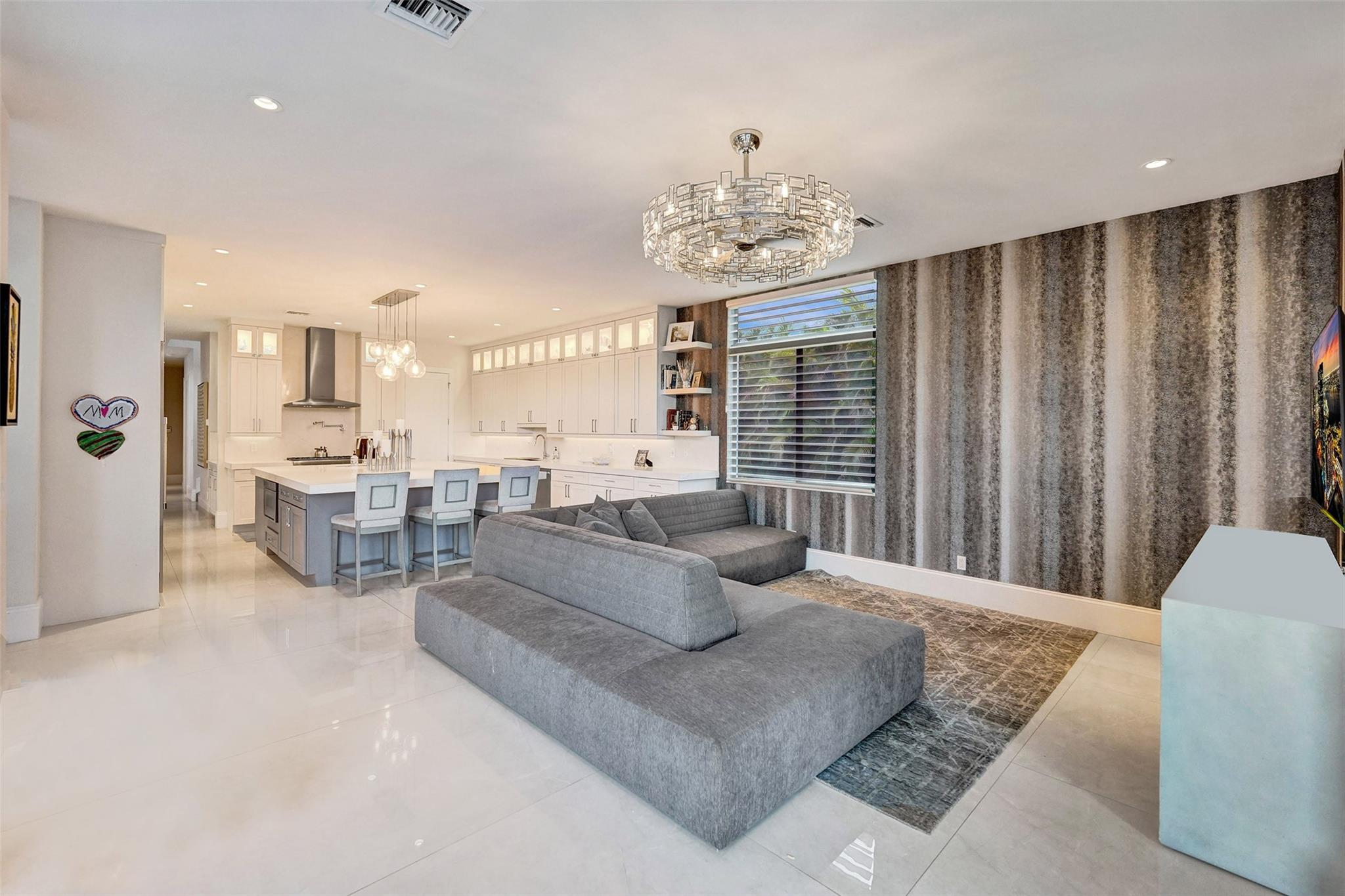Paragon Estates - Residential Lease