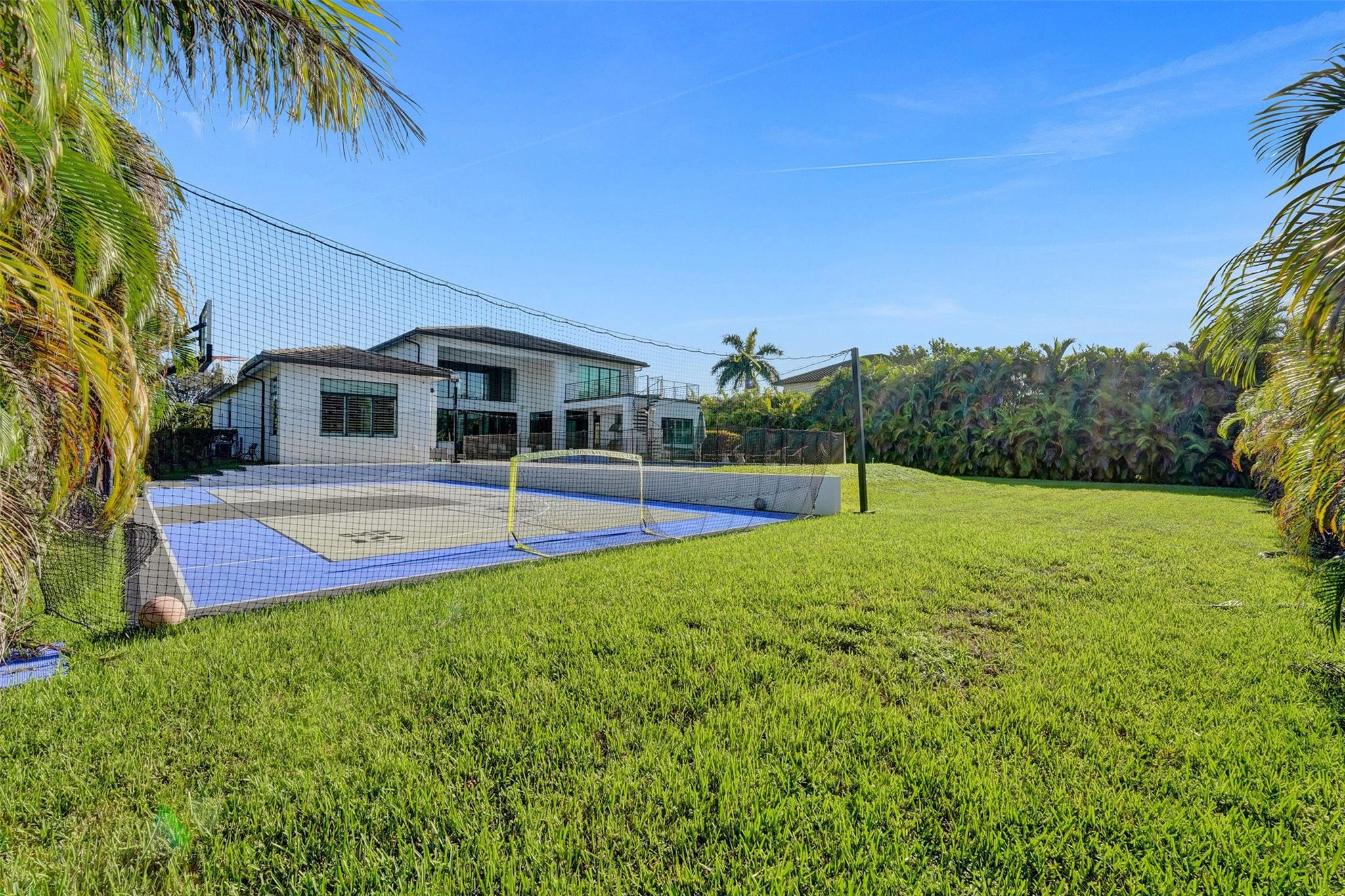 Paragon Estates - Residential Lease