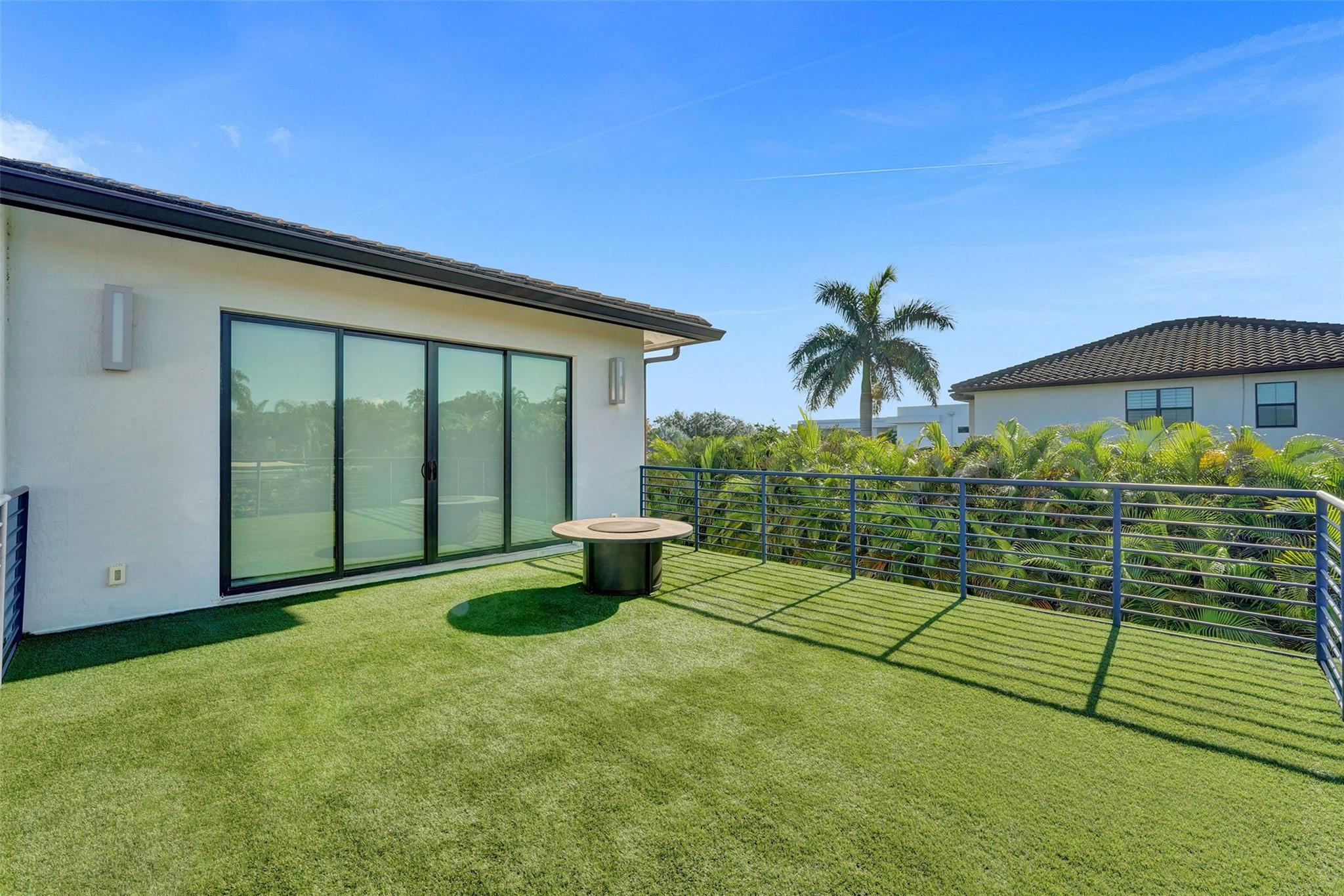 Paragon Estates - Residential Lease