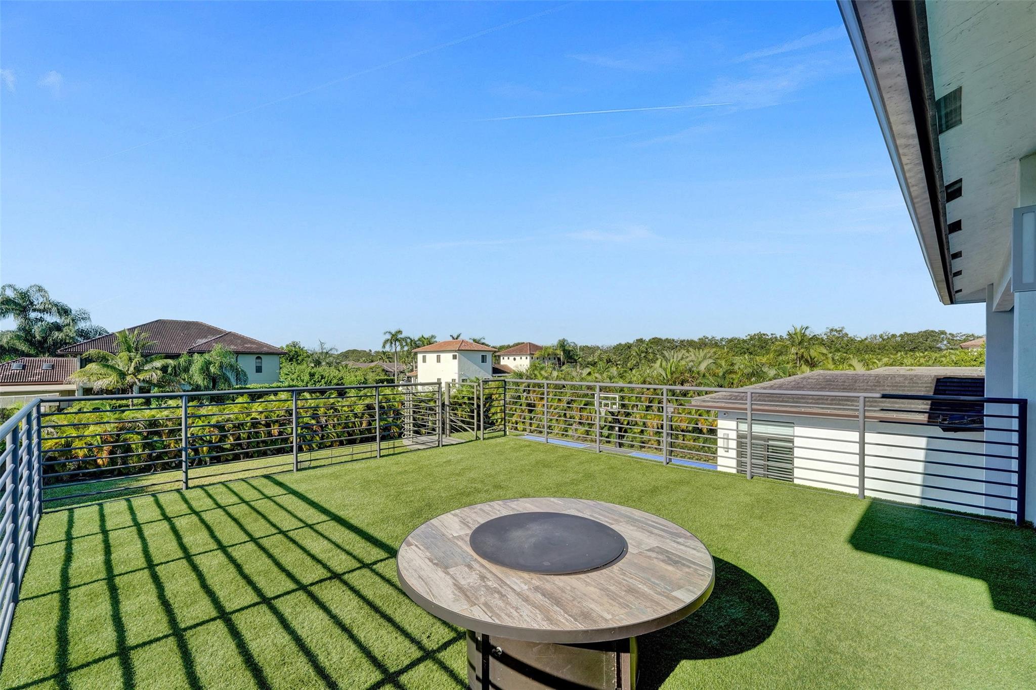 Paragon Estates - Residential Lease