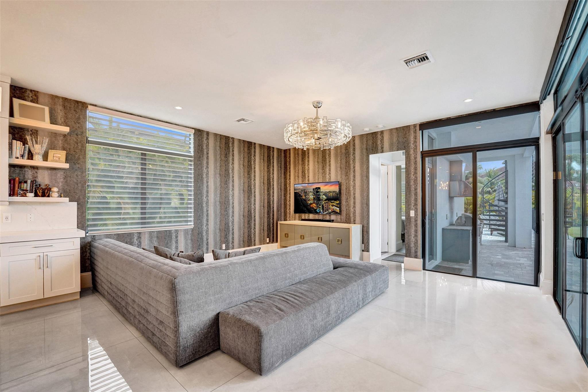 Paragon Estates - Residential Lease