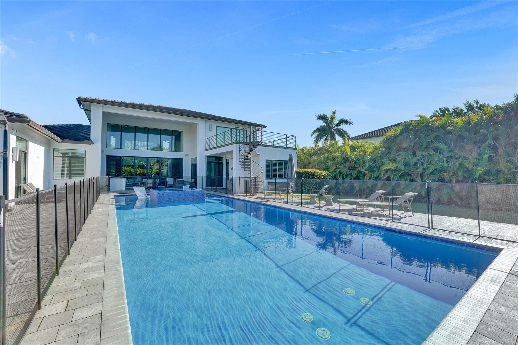 Paragon Estates - Residential Lease