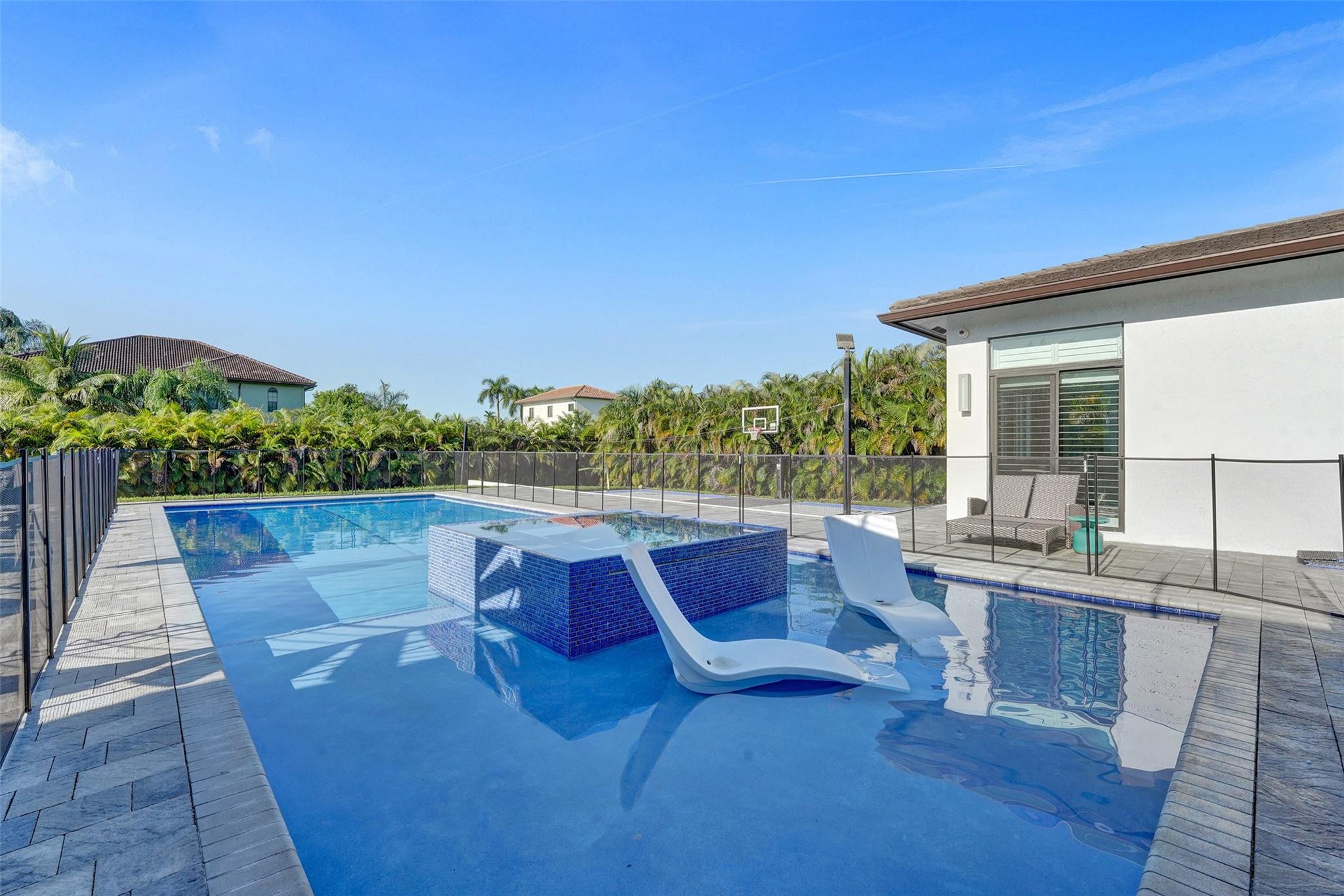 Paragon Estates - Residential Lease