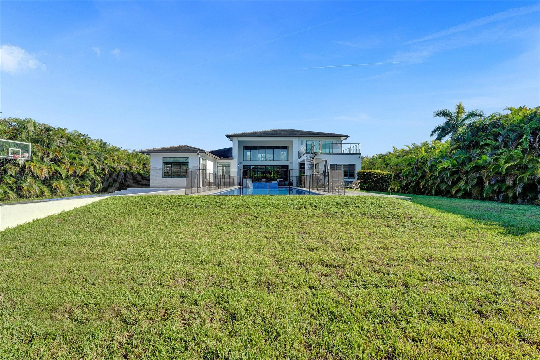 Paragon Estates - Residential Lease