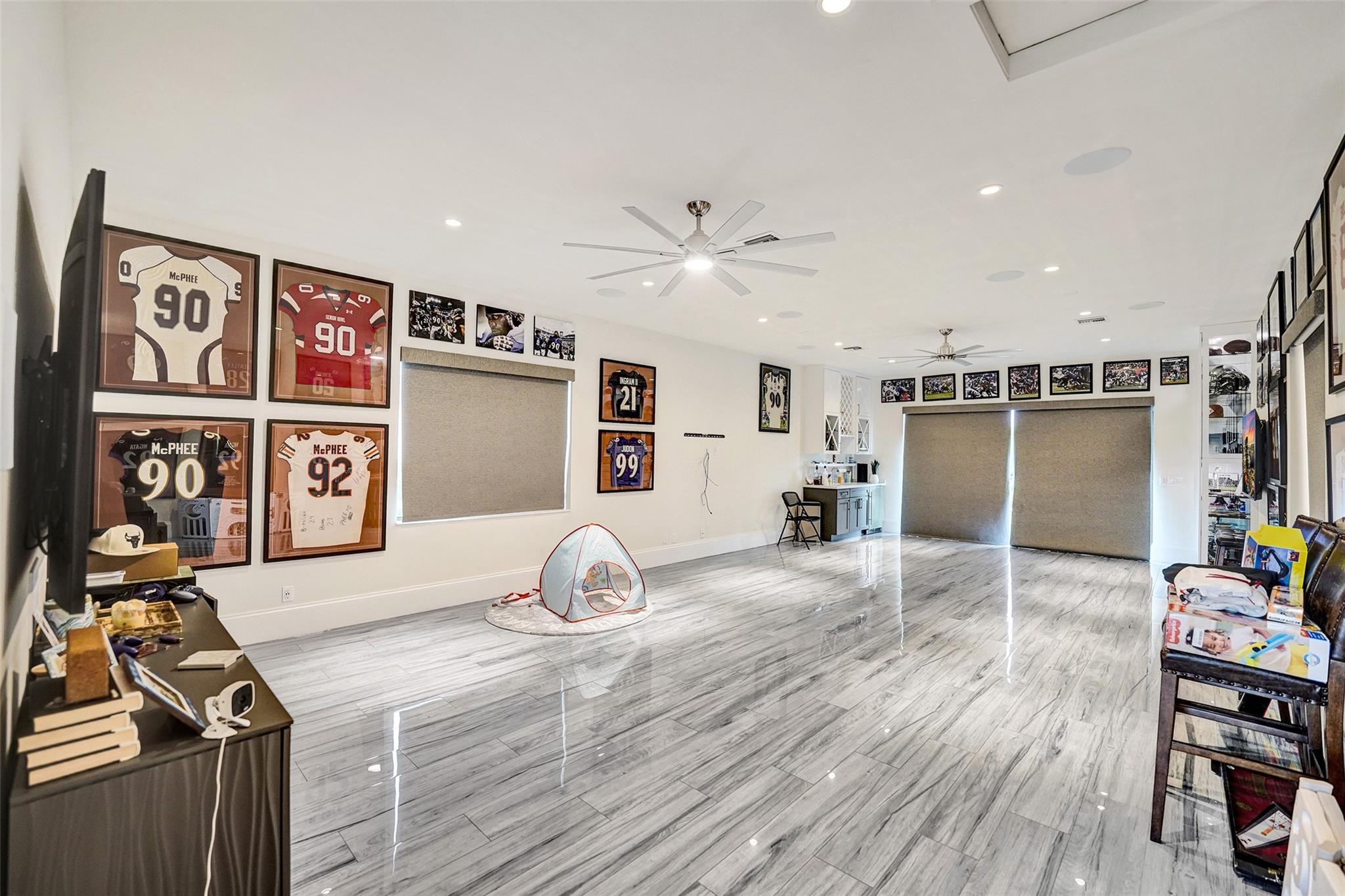 Paragon Estates - Residential Lease