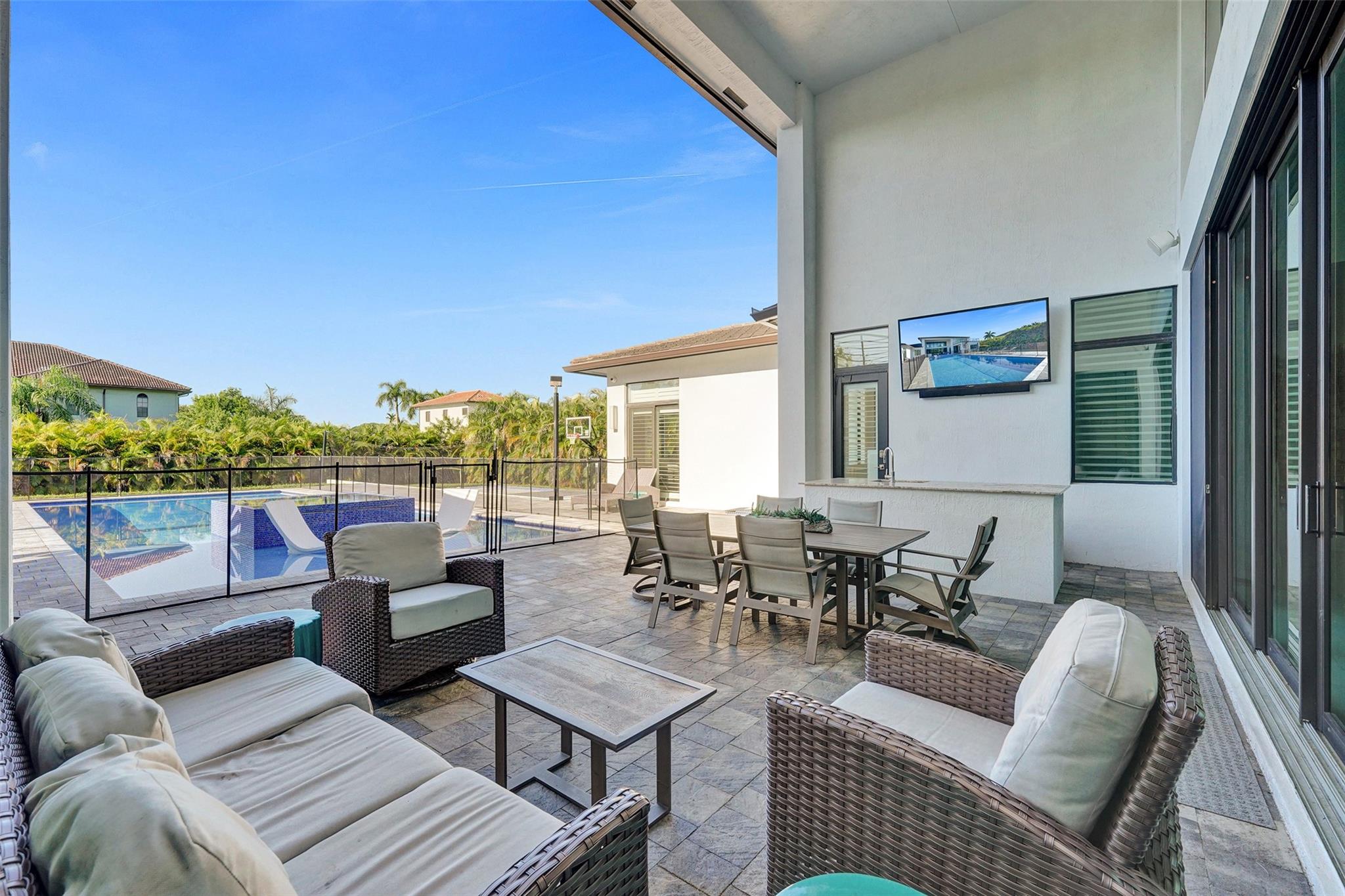 Paragon Estates - Residential Lease