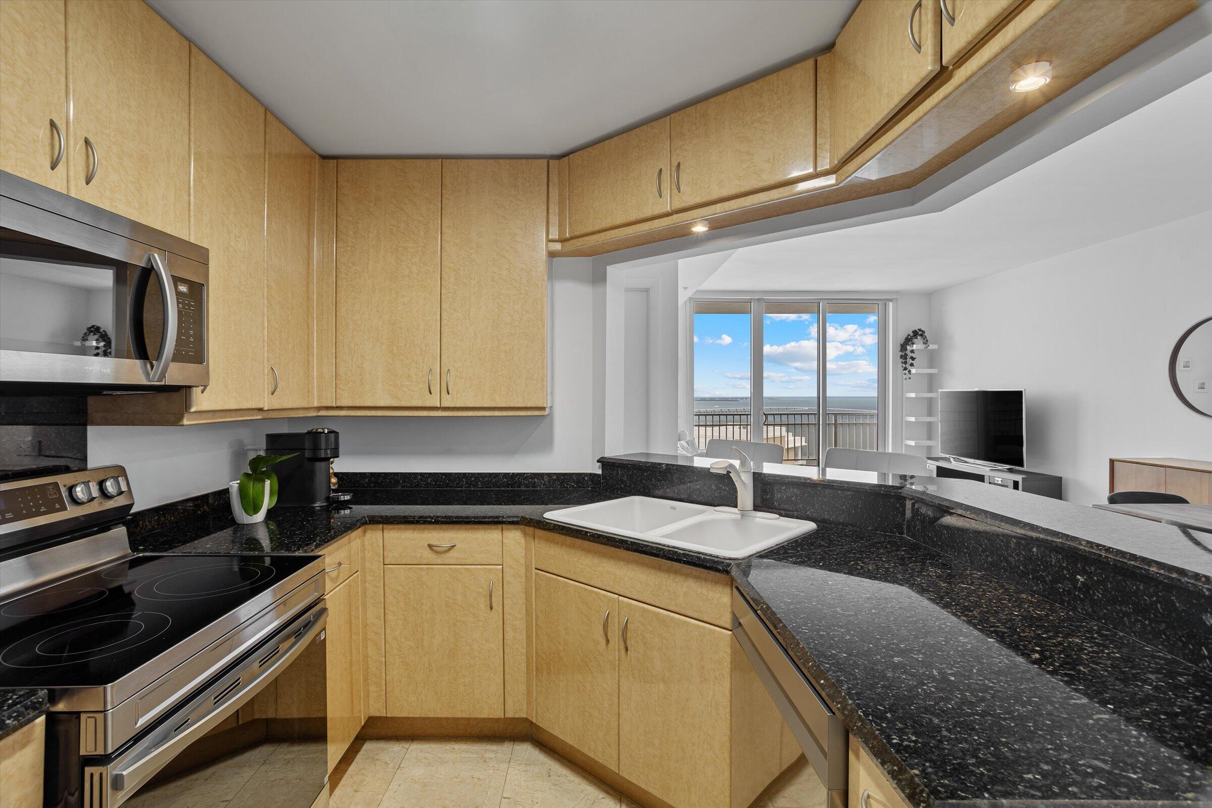 COURTS BRICKELL KEY CONDO - Residential Lease