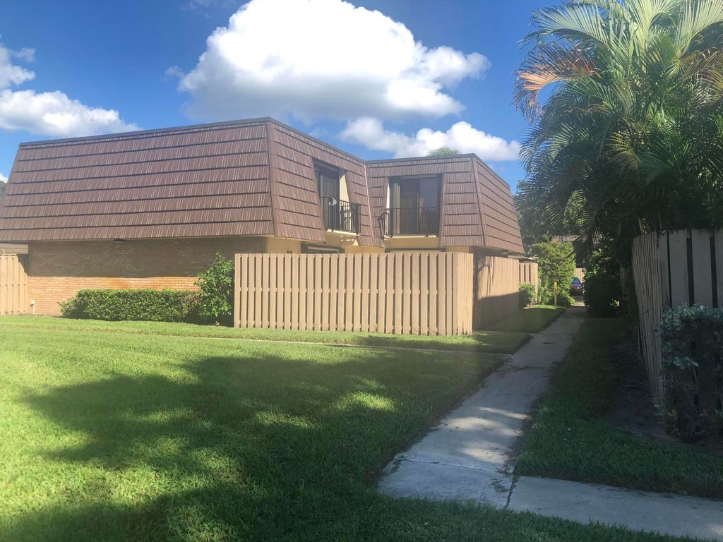 Photo of 623 6th Court, Palm Beach Gardens, FL 33410 (MLS # R10775420)