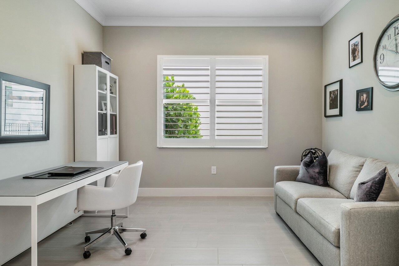 DAKOTA - Residential Lease