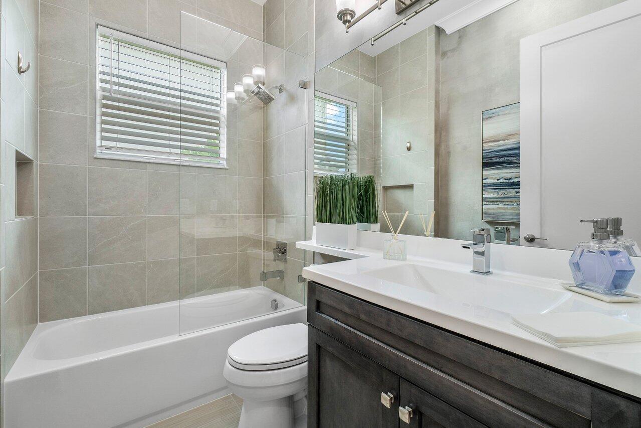 DAKOTA - Residential Lease