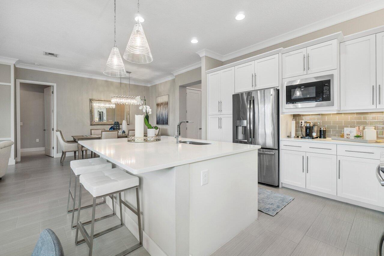 DAKOTA - Residential Lease