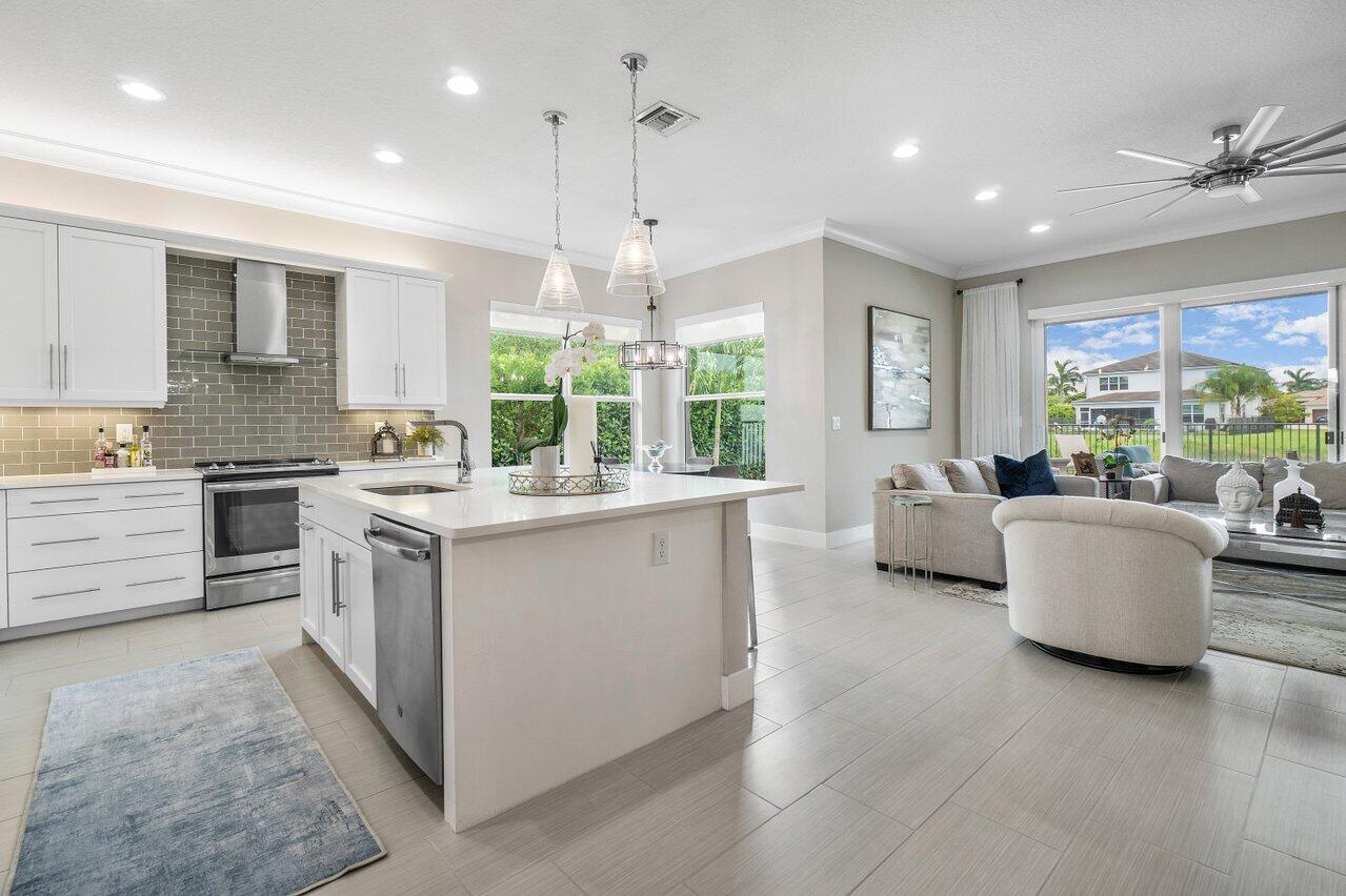 DAKOTA - Residential Lease