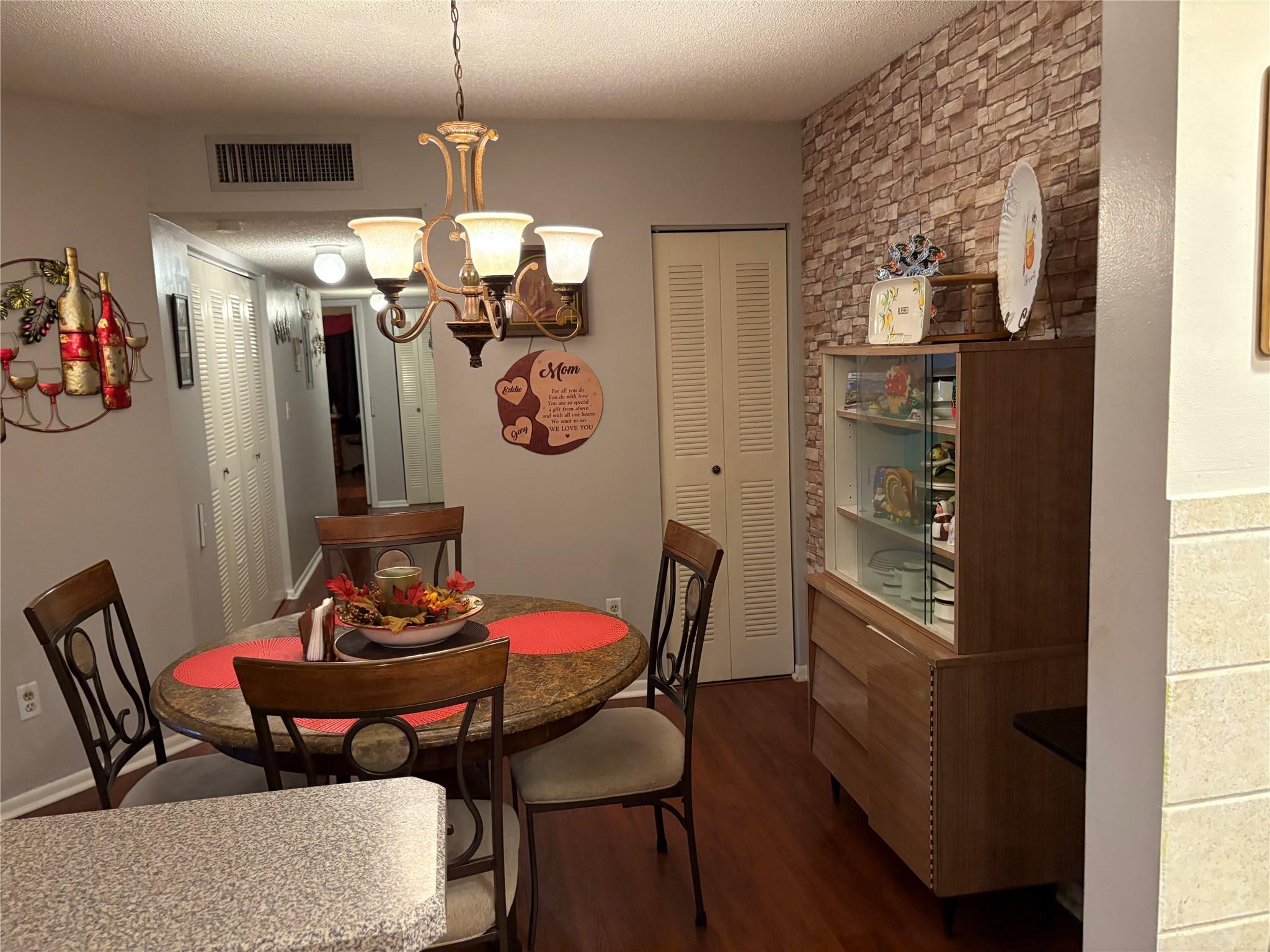 KINGS POINT - Residential